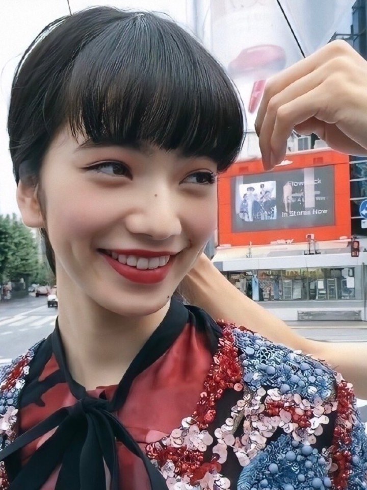 小松菜奈JOJO图片