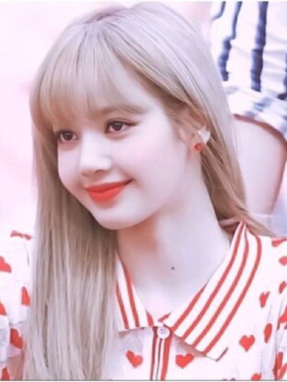 为什么lisa嘴巴大也能这么美!