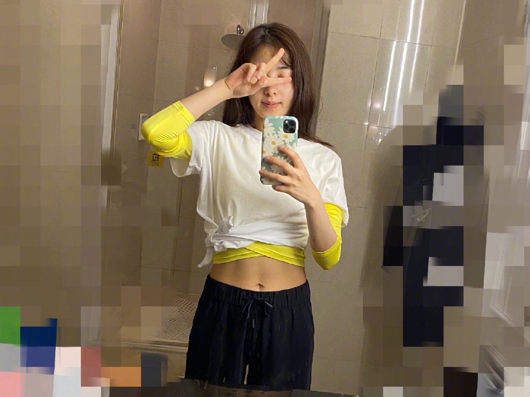 冻龄女神张含韵的少女背 太美啦