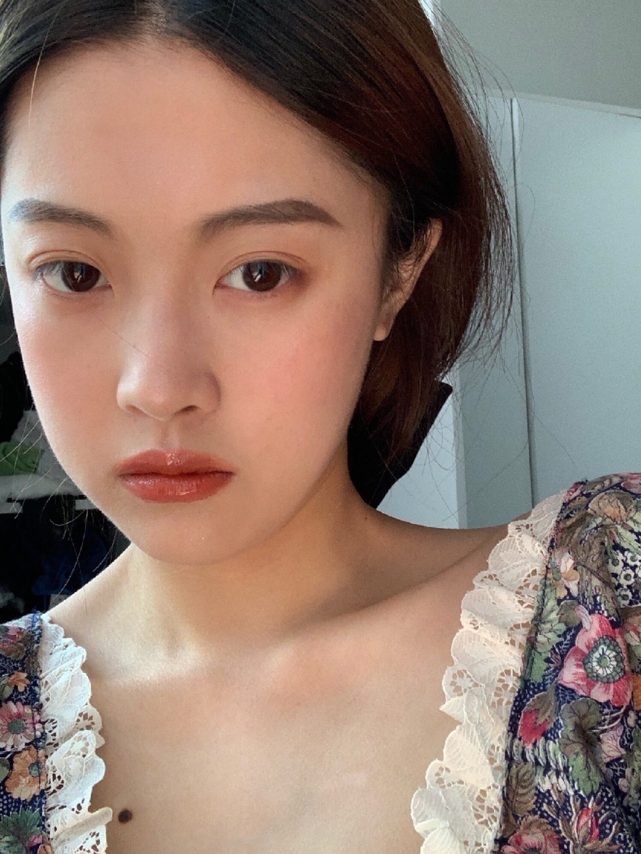 亚洲女性经常纠结肤色的问题也很有趣.