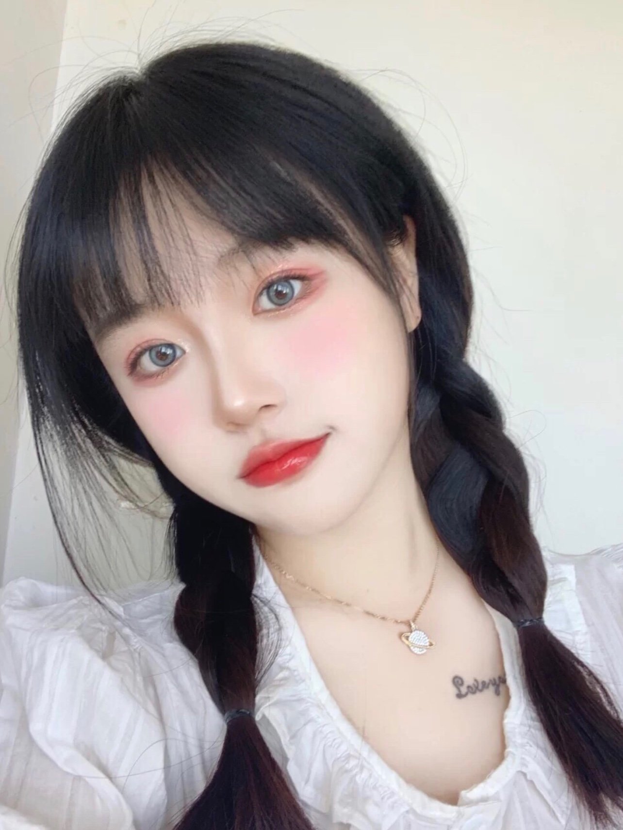 ins看到那些漂亮滴韩国mm妆容都是粉嫩的感觉 梅我嘴上涂的romand果汁