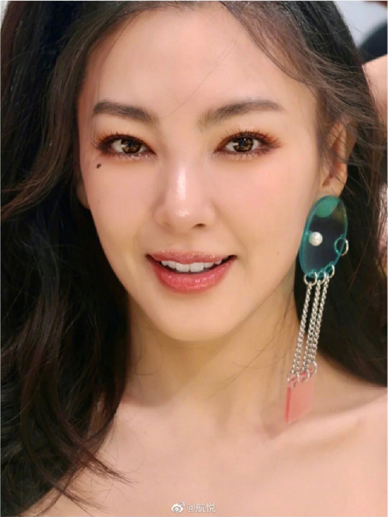 乘风破浪姐姐一张雨绮割双眼皮被星爷解约