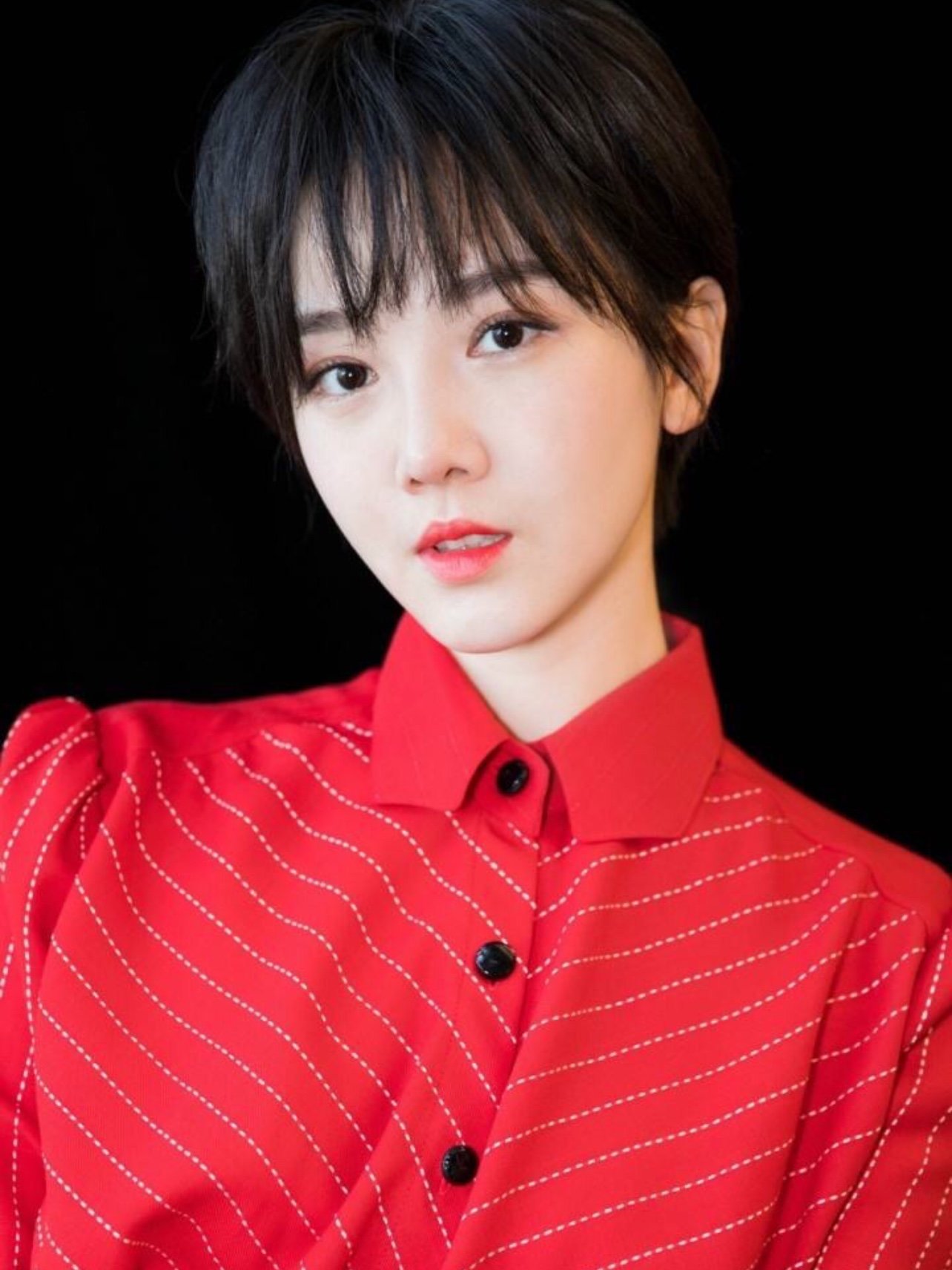 女版鹿晗,陈小纭整骨十次"精雕细琢"