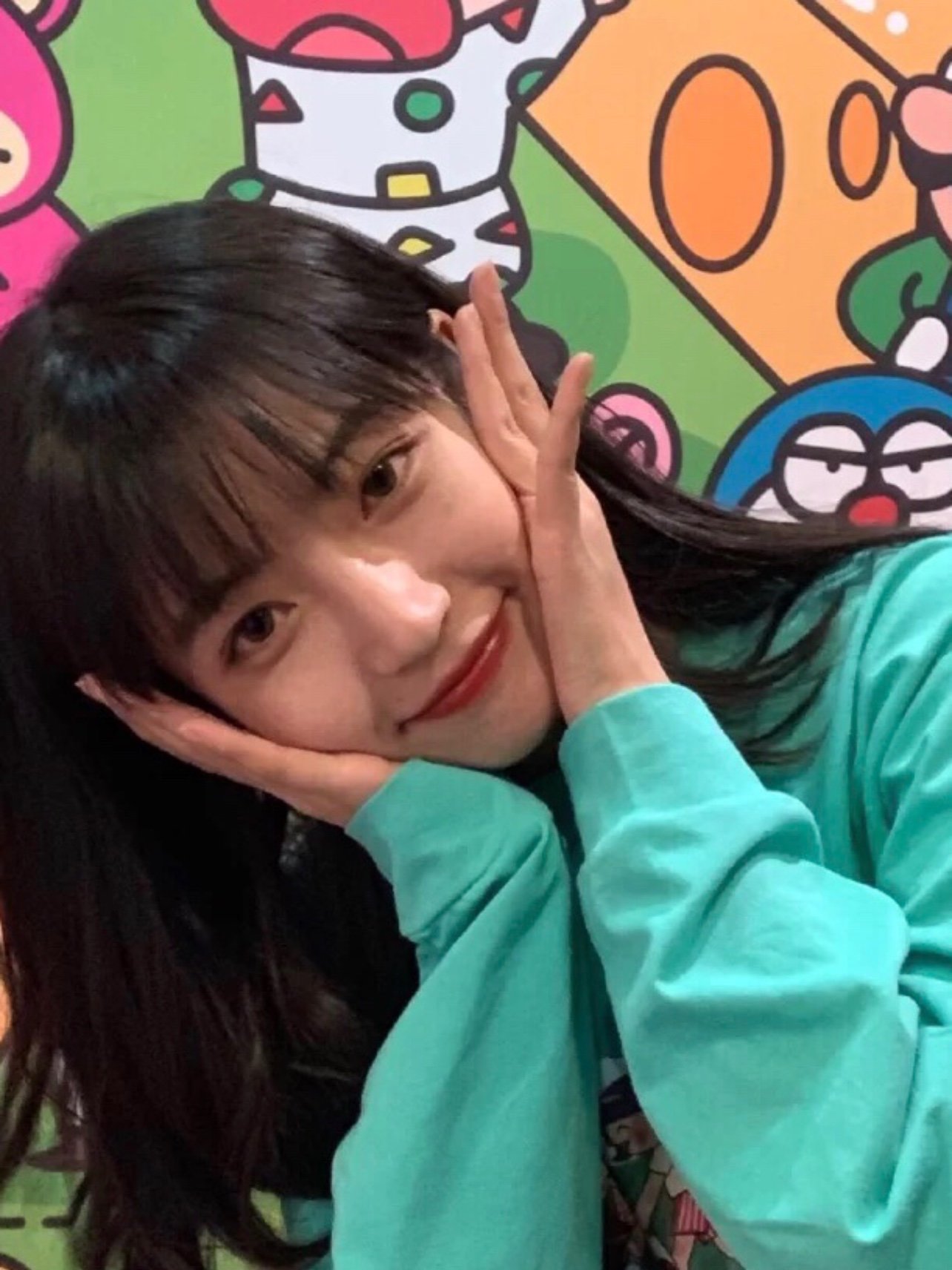 半藏李知恩吃一口甜你吃谁的颜