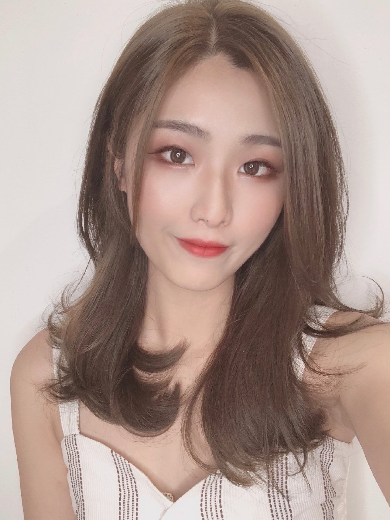 我就喜欢那种瘦瘦的脸,有骨感的,像超模那样,奈何脸_圈子-新氧美容