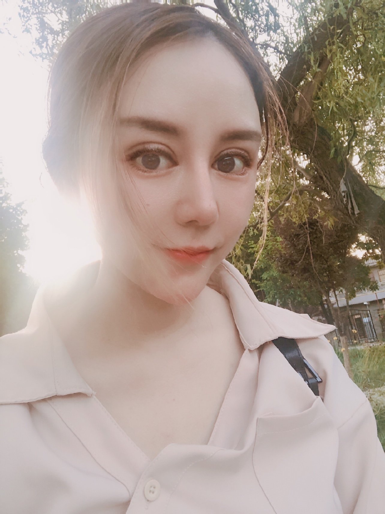 大家都说双眼皮效果很好.看起来眼睛大了一圈.