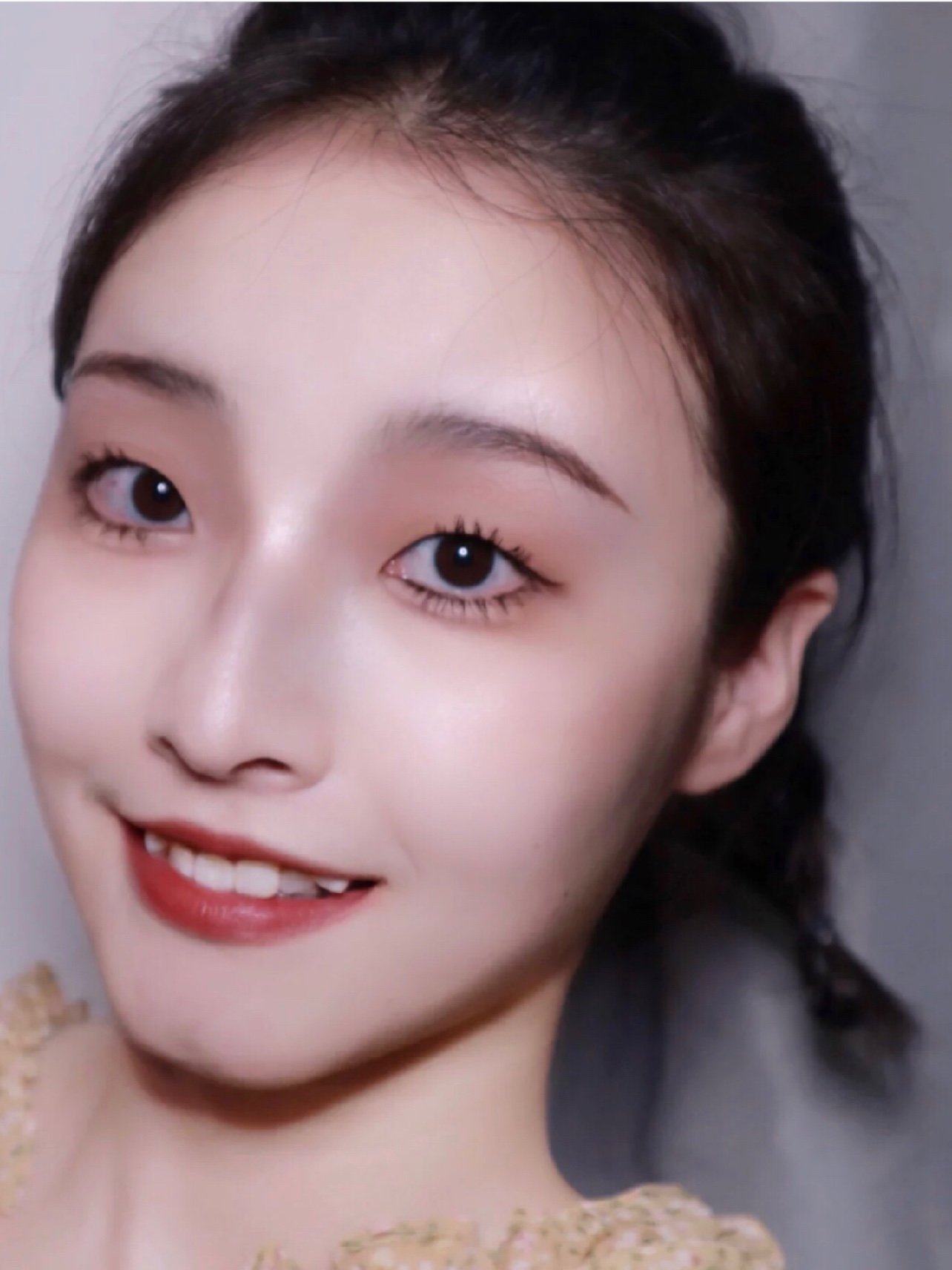 单眼皮妆容|如何打造深邃眼窝.祛除浮肿