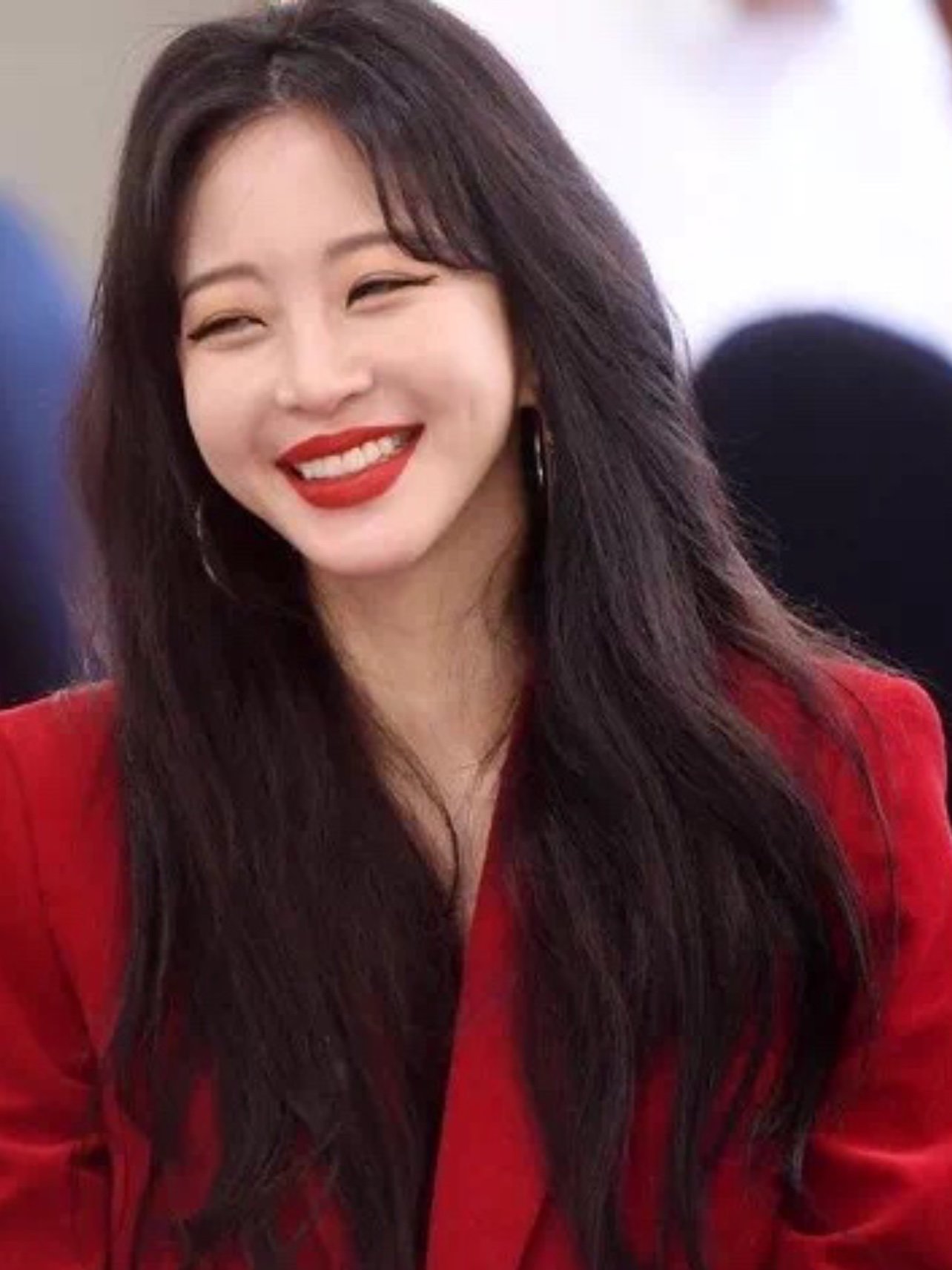 韩艺瑟,怎么肿成这样了?