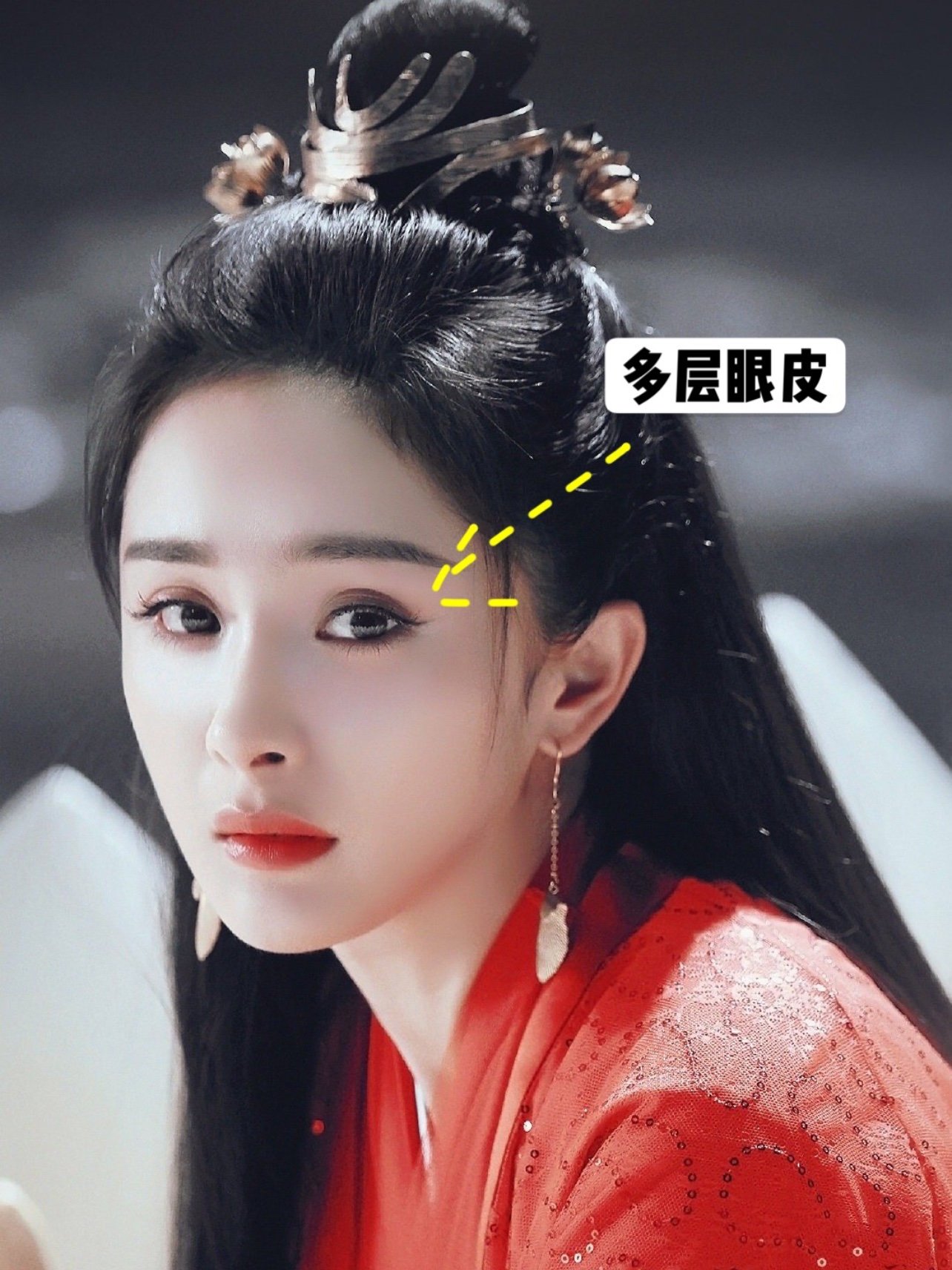90虽然我们经常会说杨幂因为削骨,脸经常垮,但她有一_圈子-新氧美容