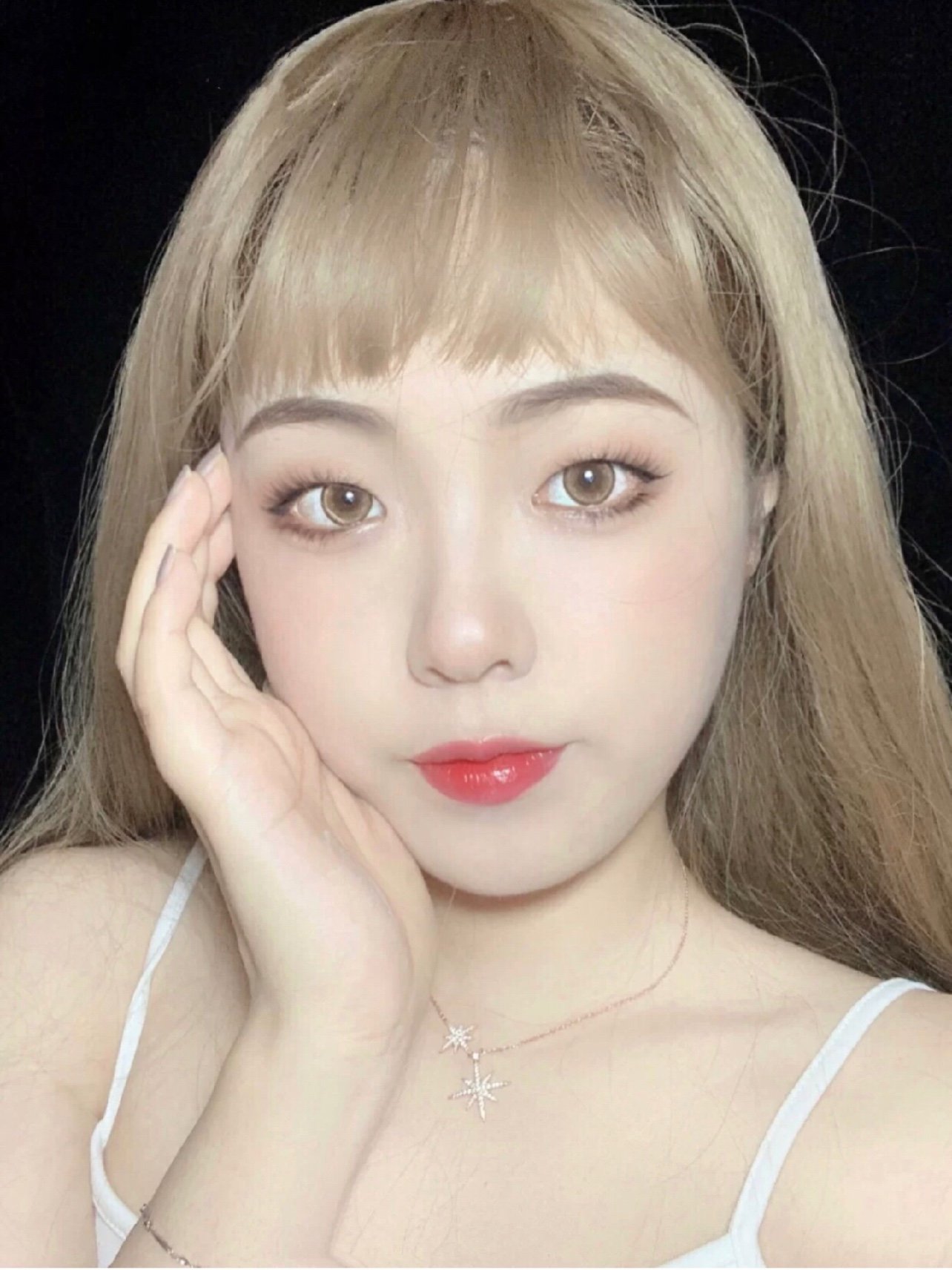 单眼皮肿眼泡的又纯又欲绿茶洋娃娃妆容