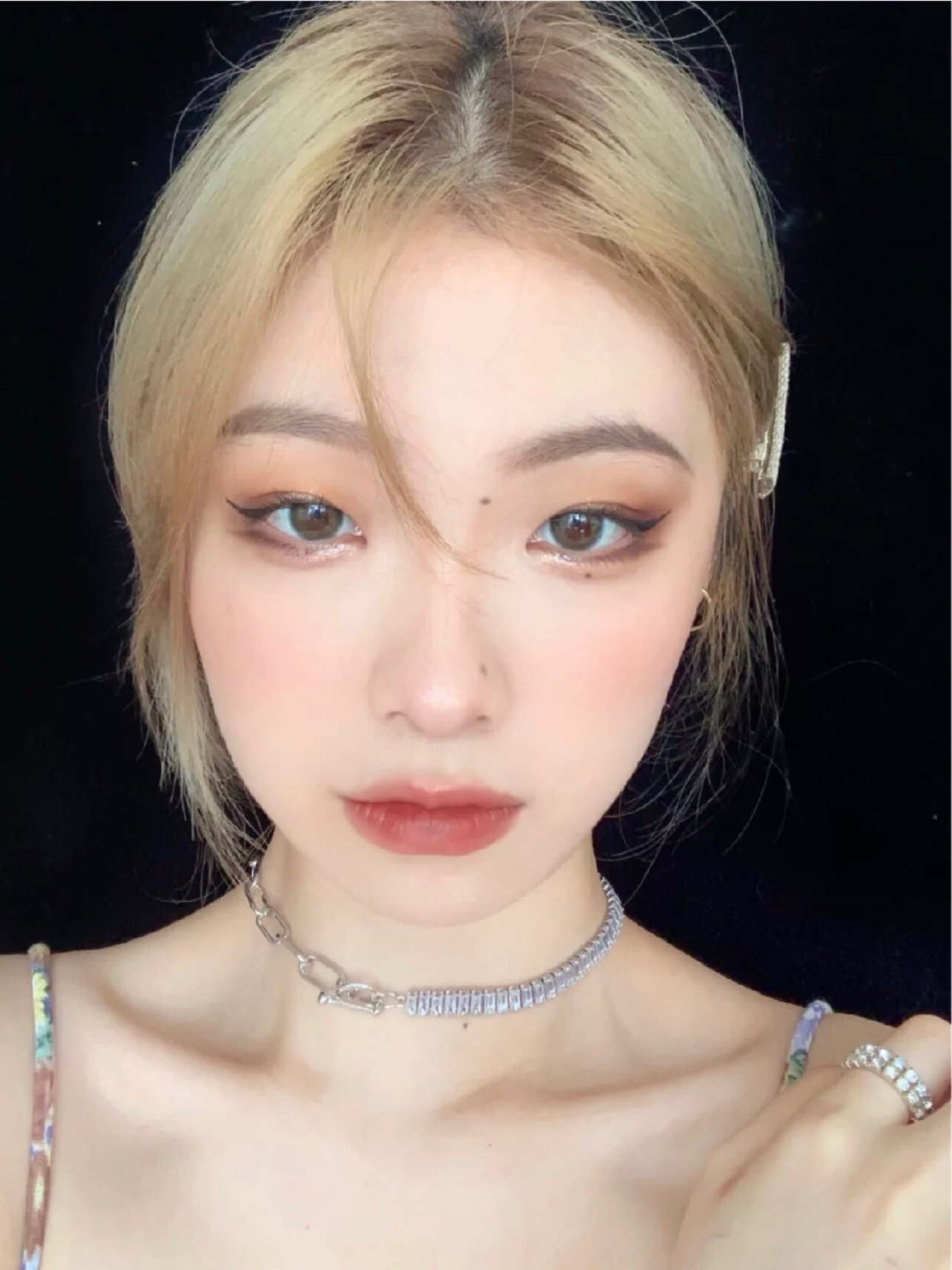 内双眼妆|坏女孩蹦迪妆"放假出去嗨呀!