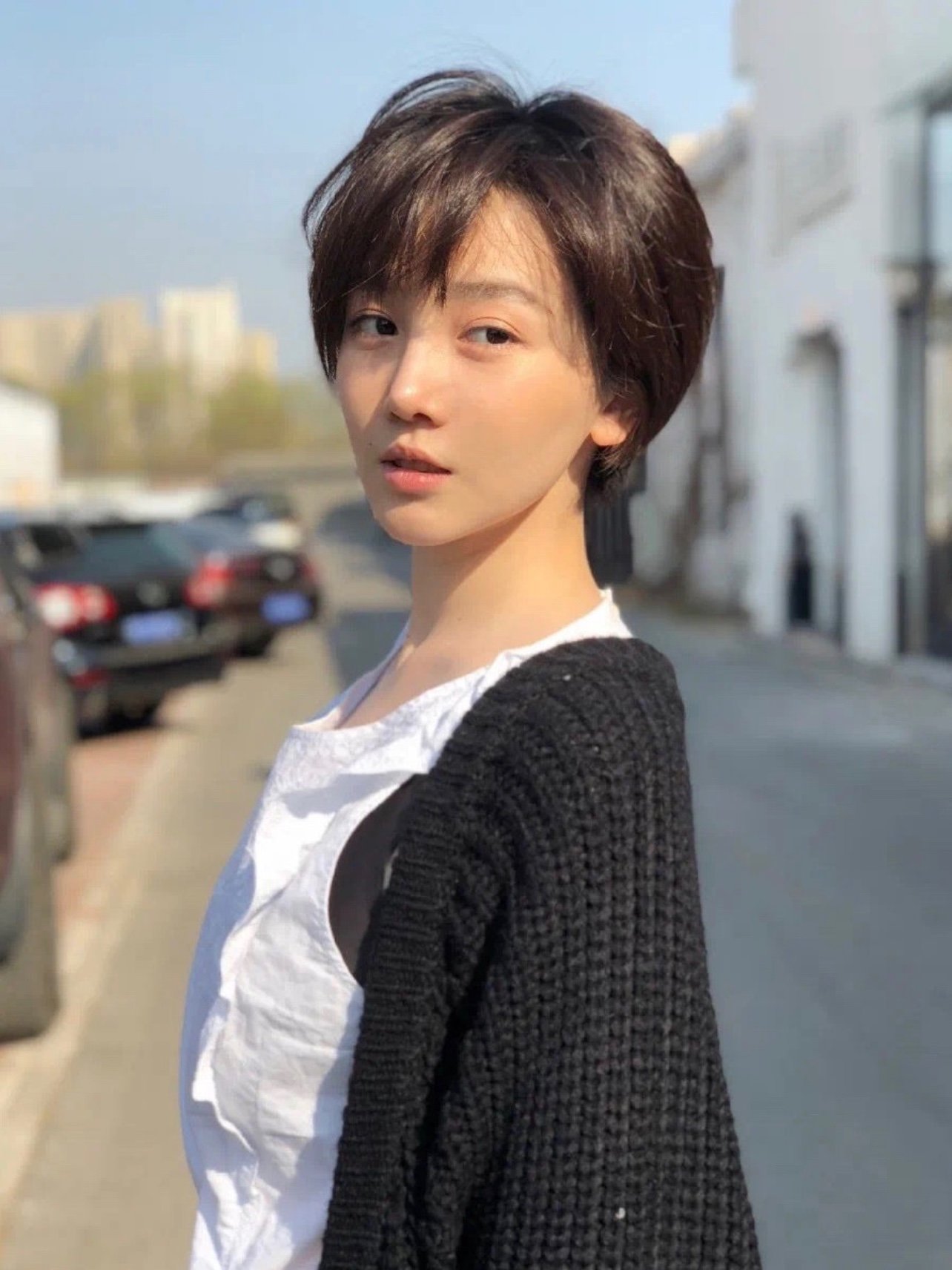 自曝整骨十次的女明星陈小纭,整形前后堪称换头的女明_圈子-新氧美容