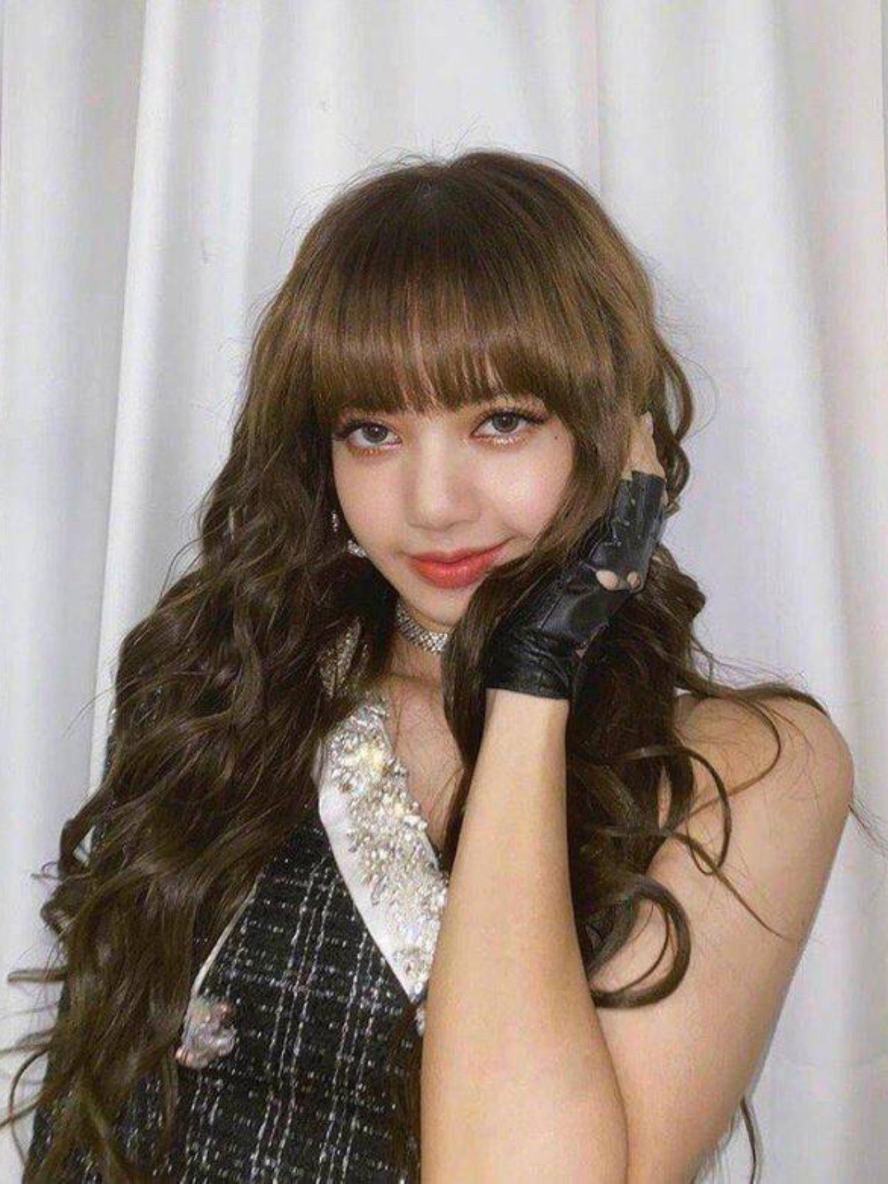 lisa掀起刘海后,撞脸"悲伤蛙"?