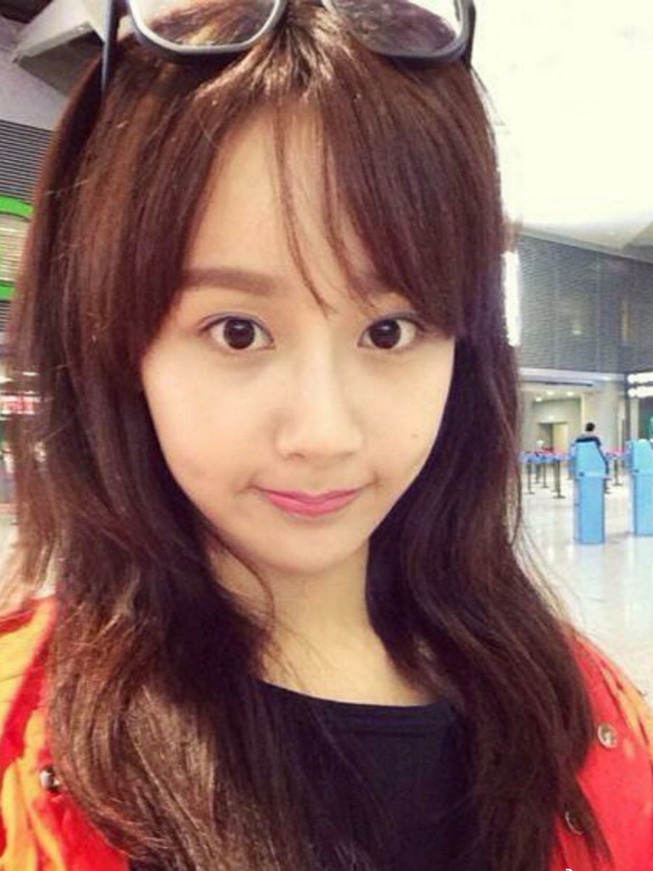 杨紫年纪轻轻法令纹就那么深怎么蜕变的