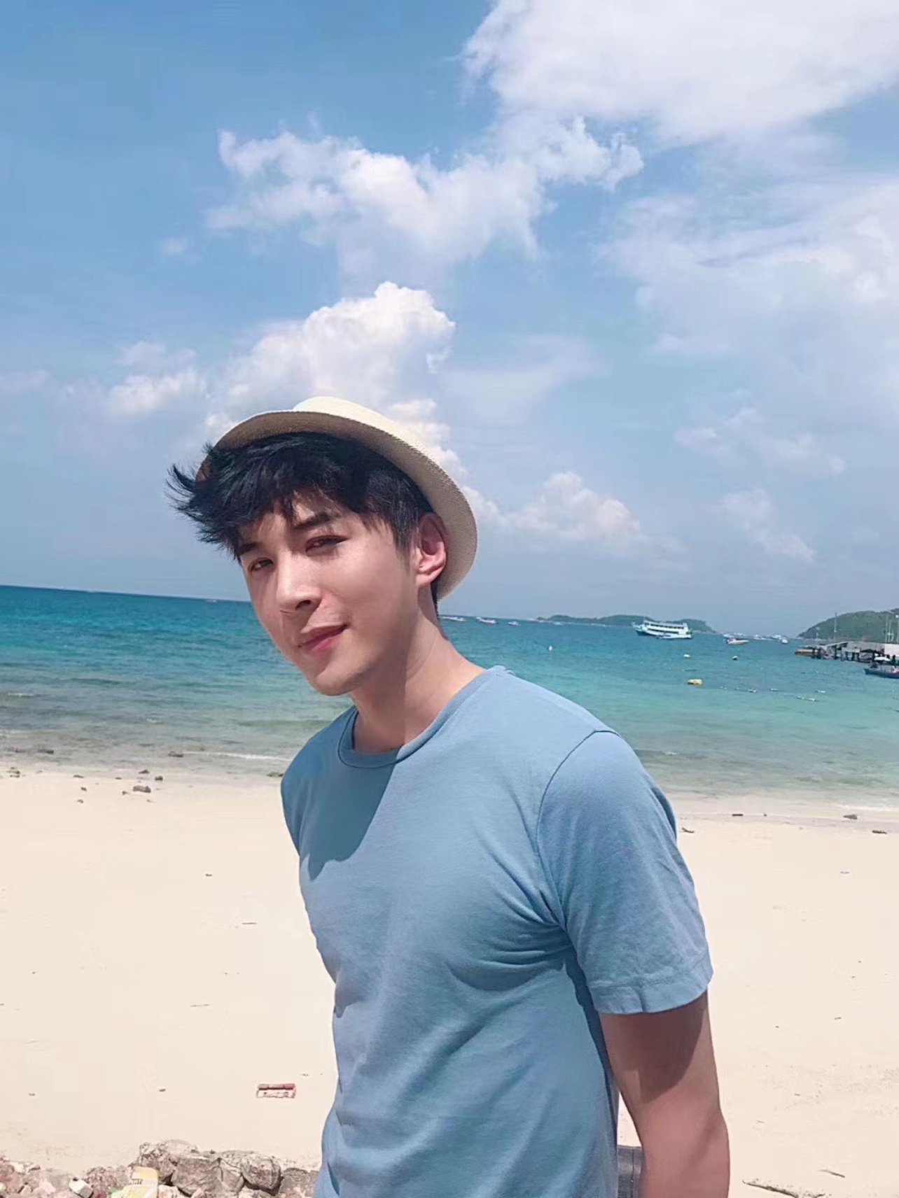 男生鼻子下巴都很重要的,下巴后缩的男生侧面会像憨豆_圈子-新氧美容