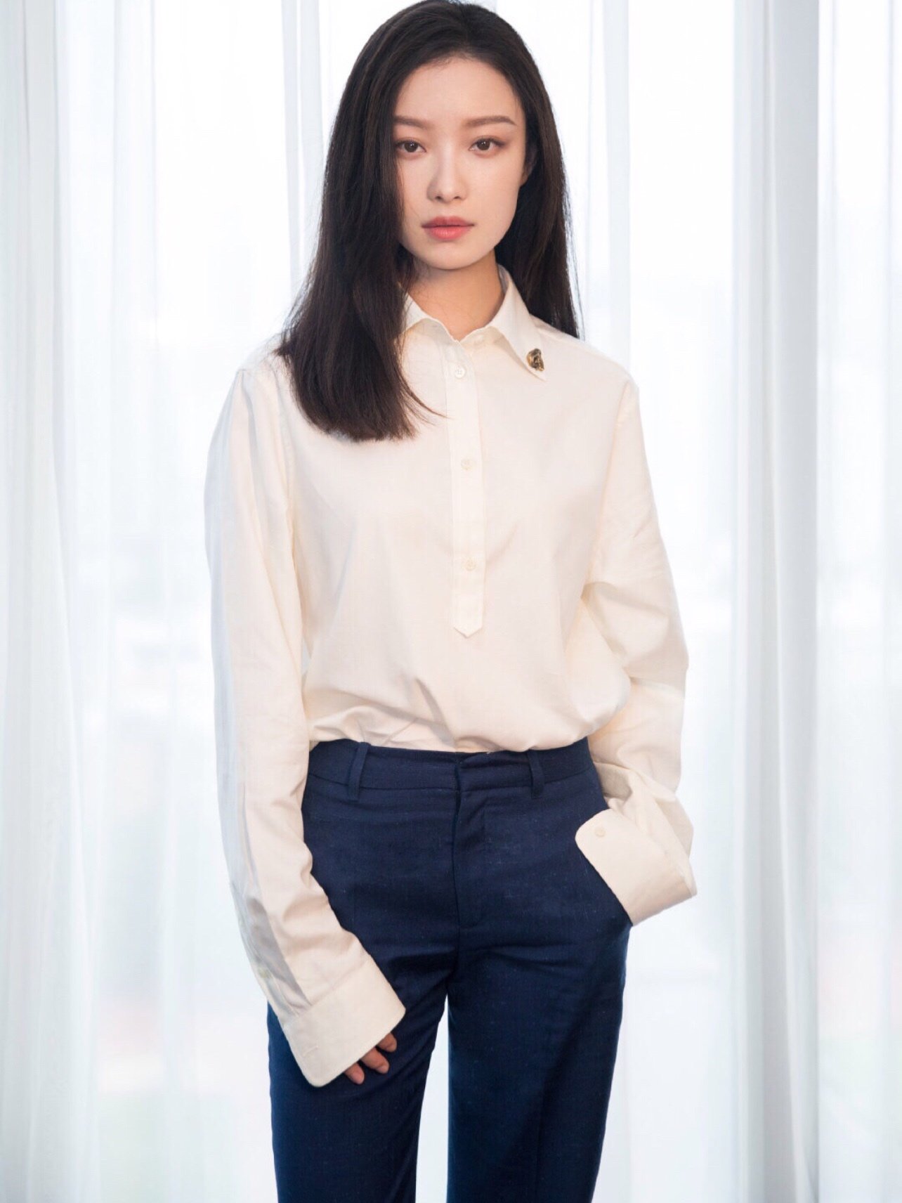 说到倪妮,大家对她最深的印象是《金陵十三钗》中的一钗玉墨,娇而不