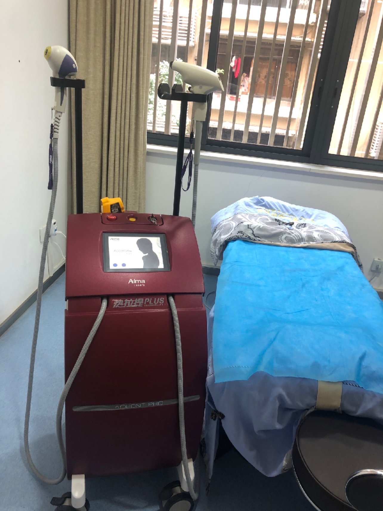 热拉提plus这个仪器基本上是目前除了拉皮线雕之外,无创方式抗衰紧致