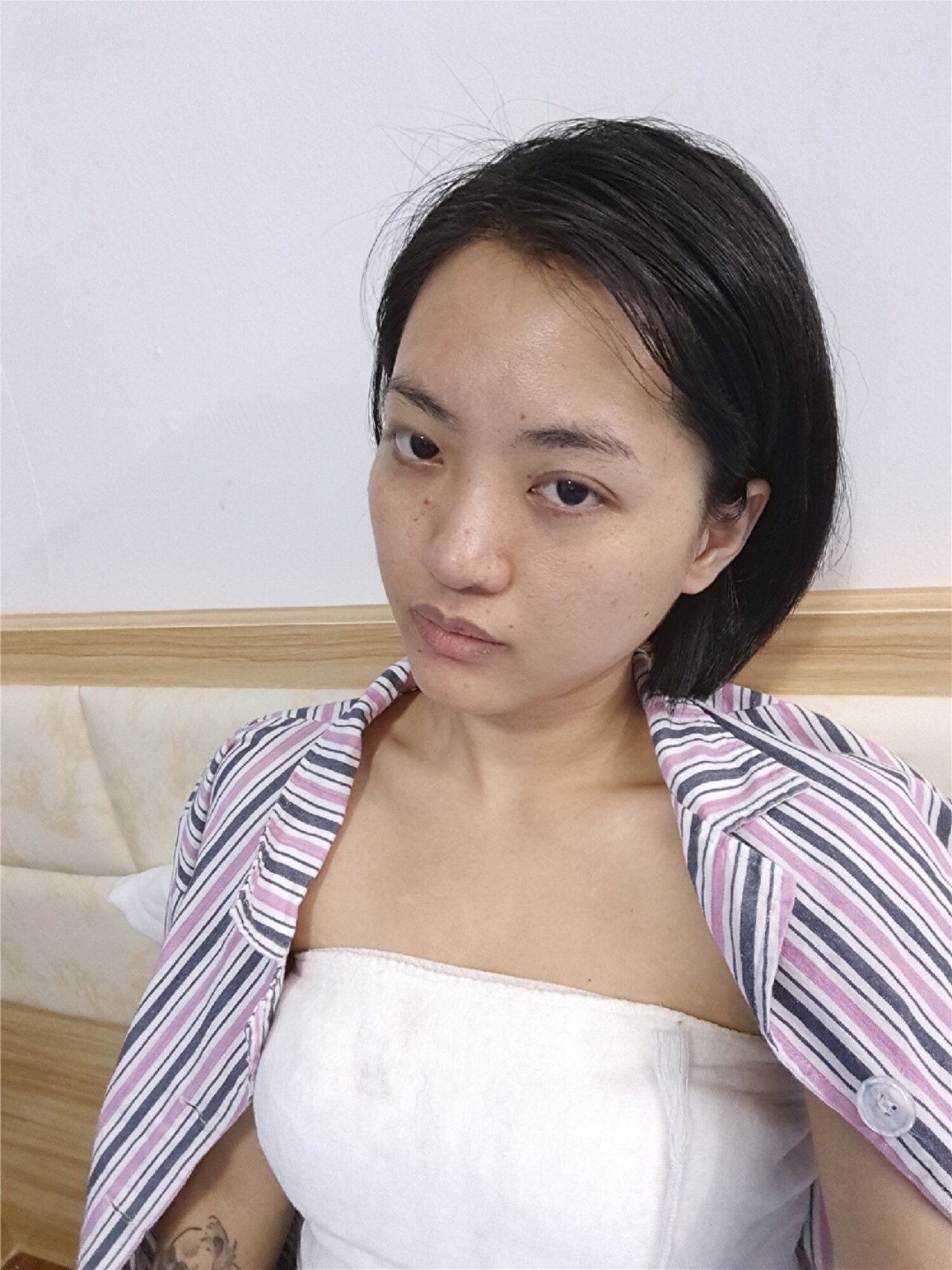 医生是从我的大腿上抽取了脂肪,然后填充到胸部的.