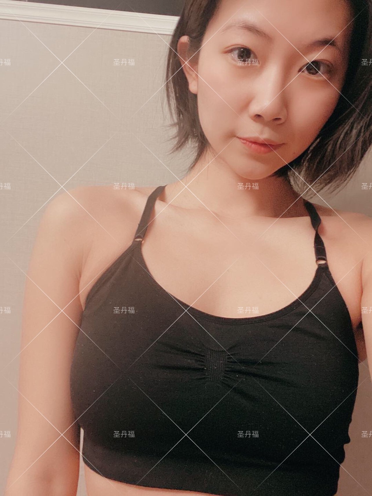 隆胸