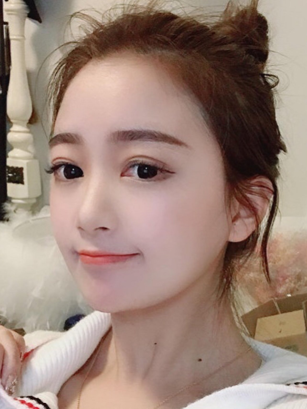 效果还不错,我的双眼皮割得比较宽,放大眼睛的效果很明显,和以前比