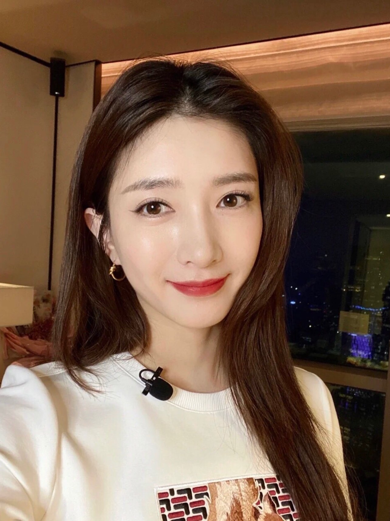一笑倾城 别做苦瓜脸 自信满满做自己 嘴角上扬的人有福气