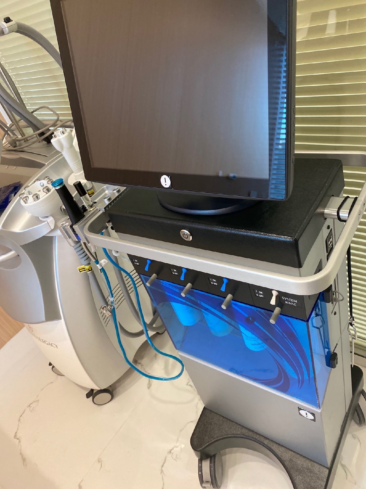 设备先进,舒适舒服,先做的海菲秀,做完感觉很清爽,_圈子-新氧美容整形