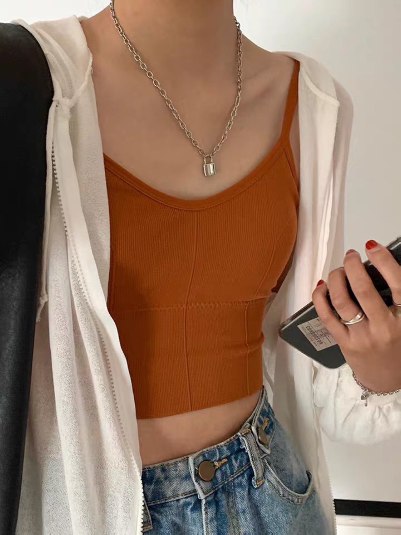 感觉腹部脂肪明显减少了,挺满意的,穿衣服很好看!