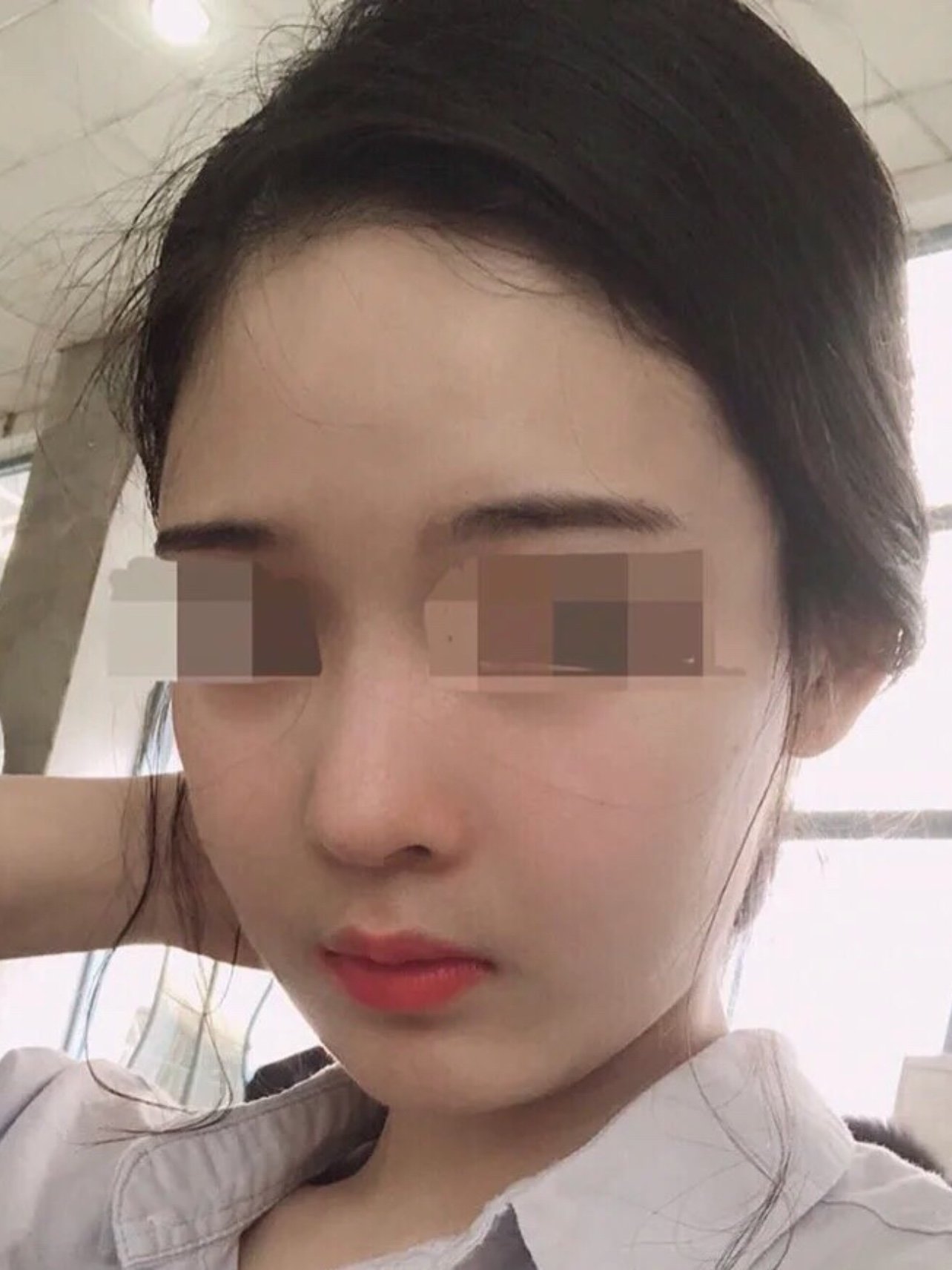 这个亲妈鼻,没有多夸张,就是很自然的那种.