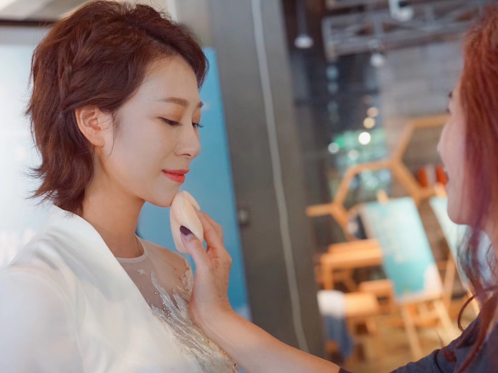 【术前诊断】: 今天给大家带来的案例是电视台主持人璐璐.