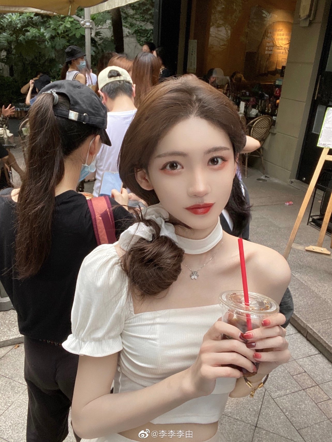 8215李由最近算是又97了一把,作为女装大佬的她,真的_圈子-新氧