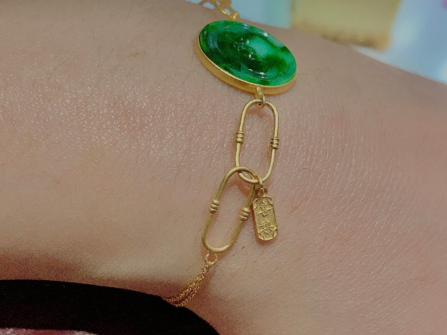 你的美物日记 新入手,简约款翡翠圆牌手链.