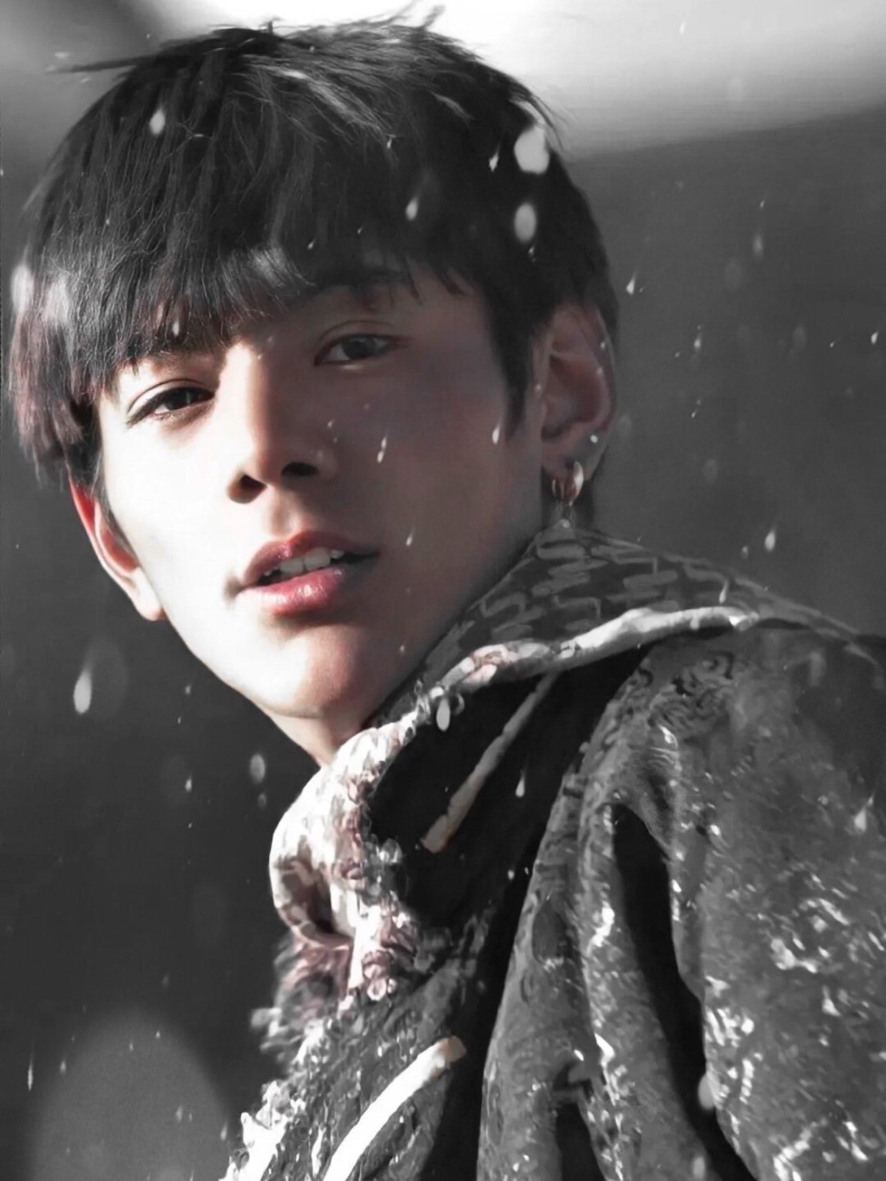 丁真的难得就在于"帅而不自知",一举一动都很