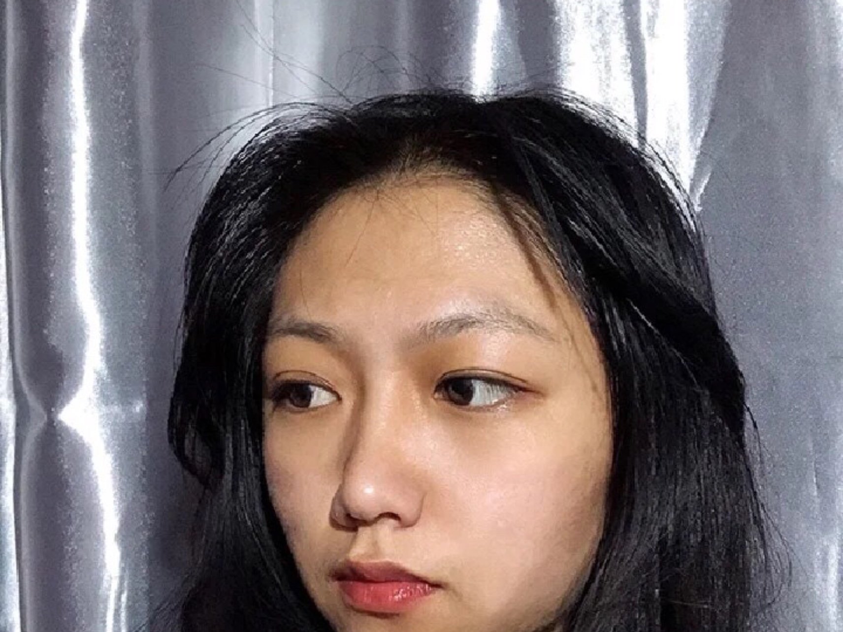 这样一来,显得我是那种脸色不太好的面部消瘦,看上去就太瘦了脸上没肉