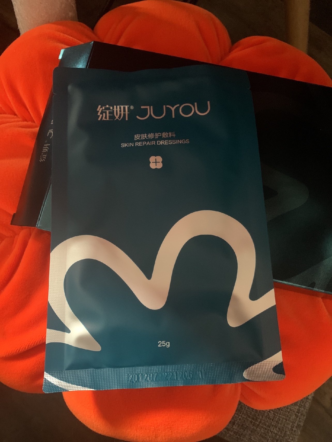 体验馆绽妍面膜到了一共有三盒一个里面有5片今天用一下这款面膜