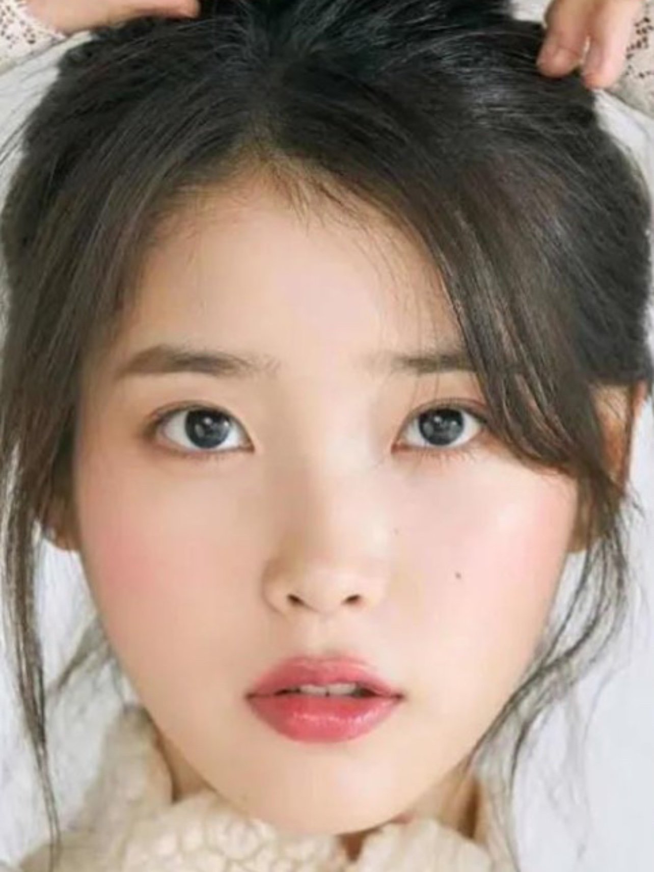 这么多年iu在妆发上几乎是没翻过车,作为南韩清纯颜_圈子-新氧美容