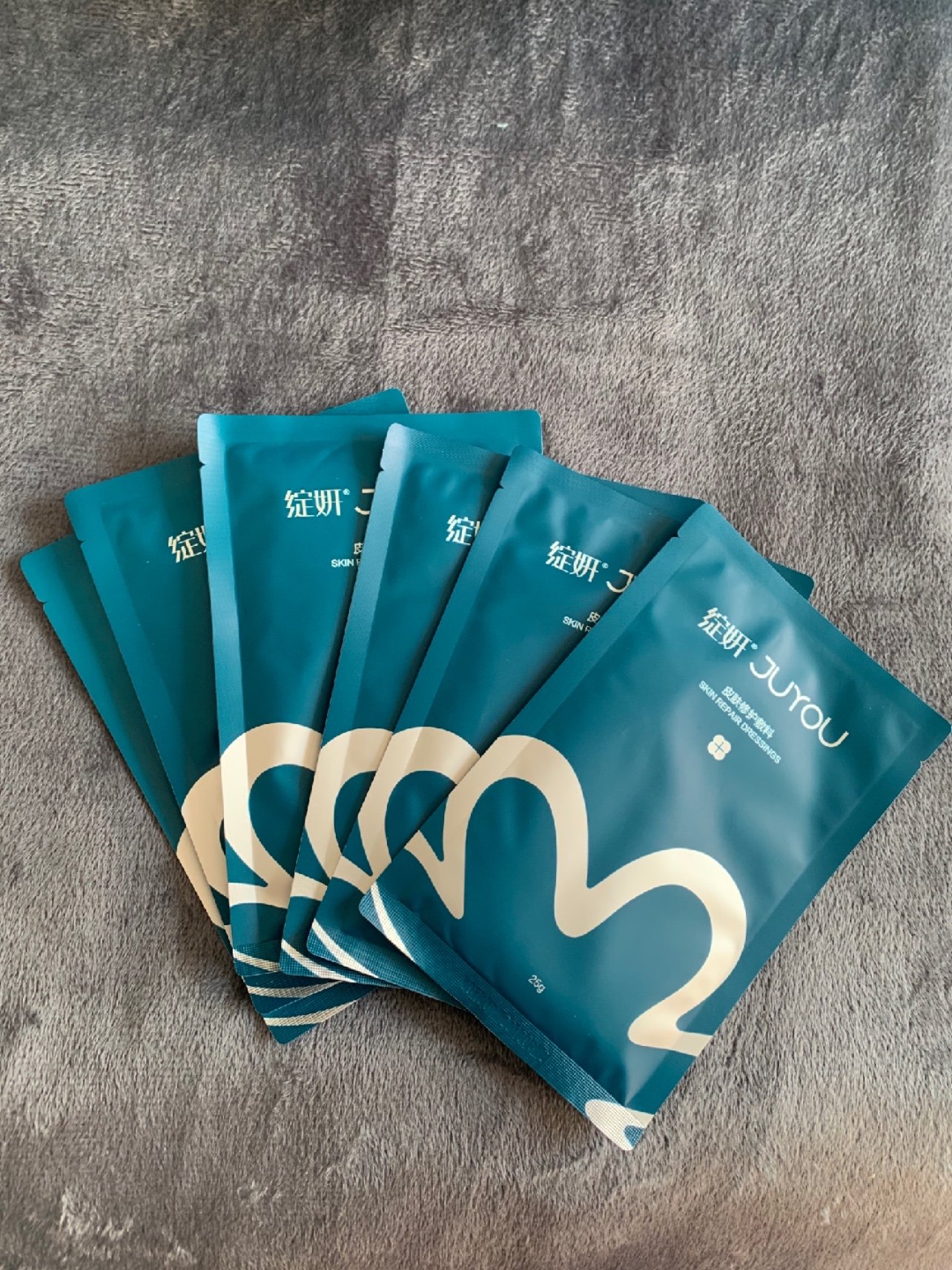 成为本次新氧绽妍蓝膜的体验官,早就有关注这款四字弟弟代言的面膜