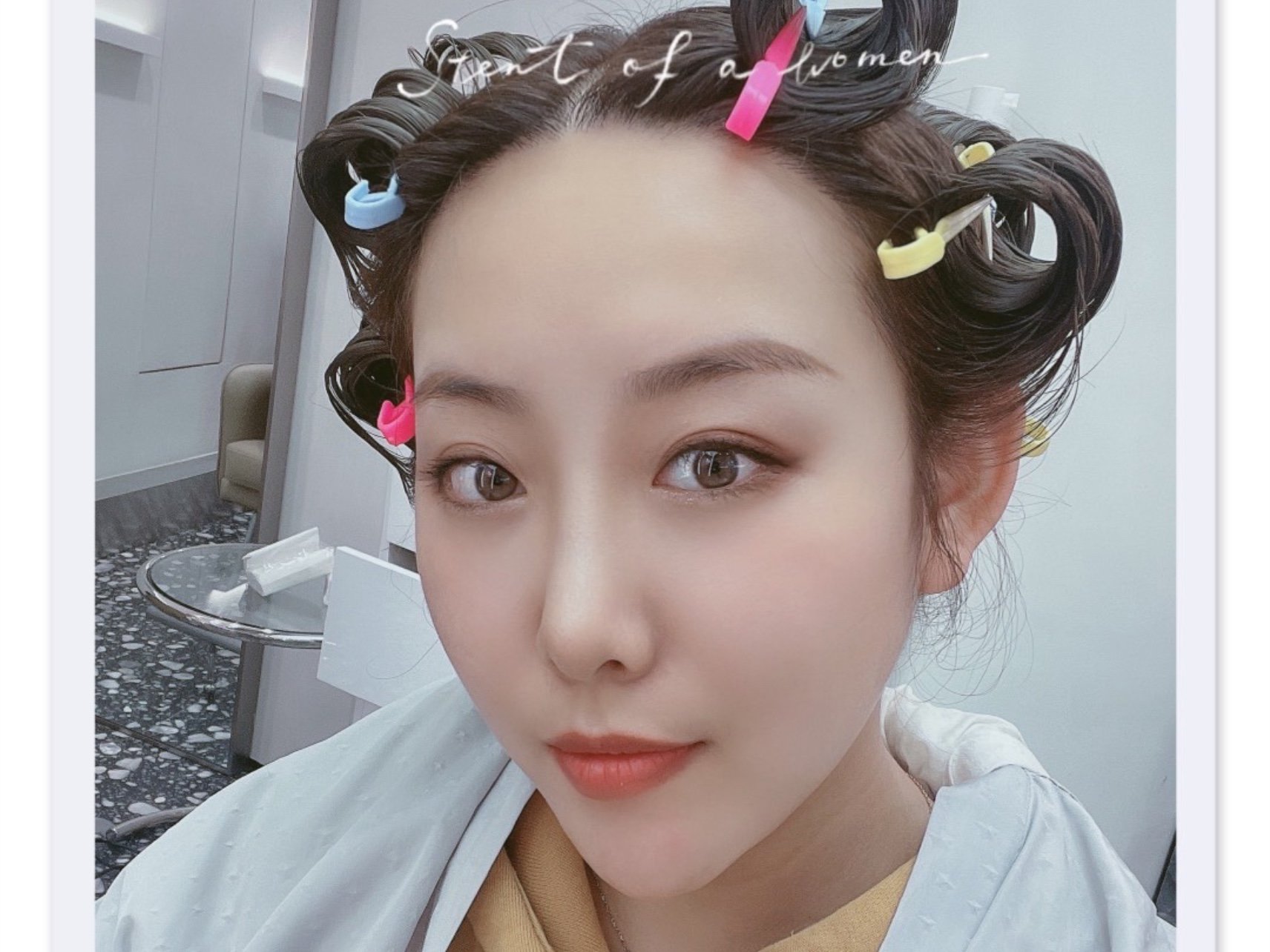 发际线不对称,一边的额角较高,显得面部不对称微针发_圈子-新氧美容