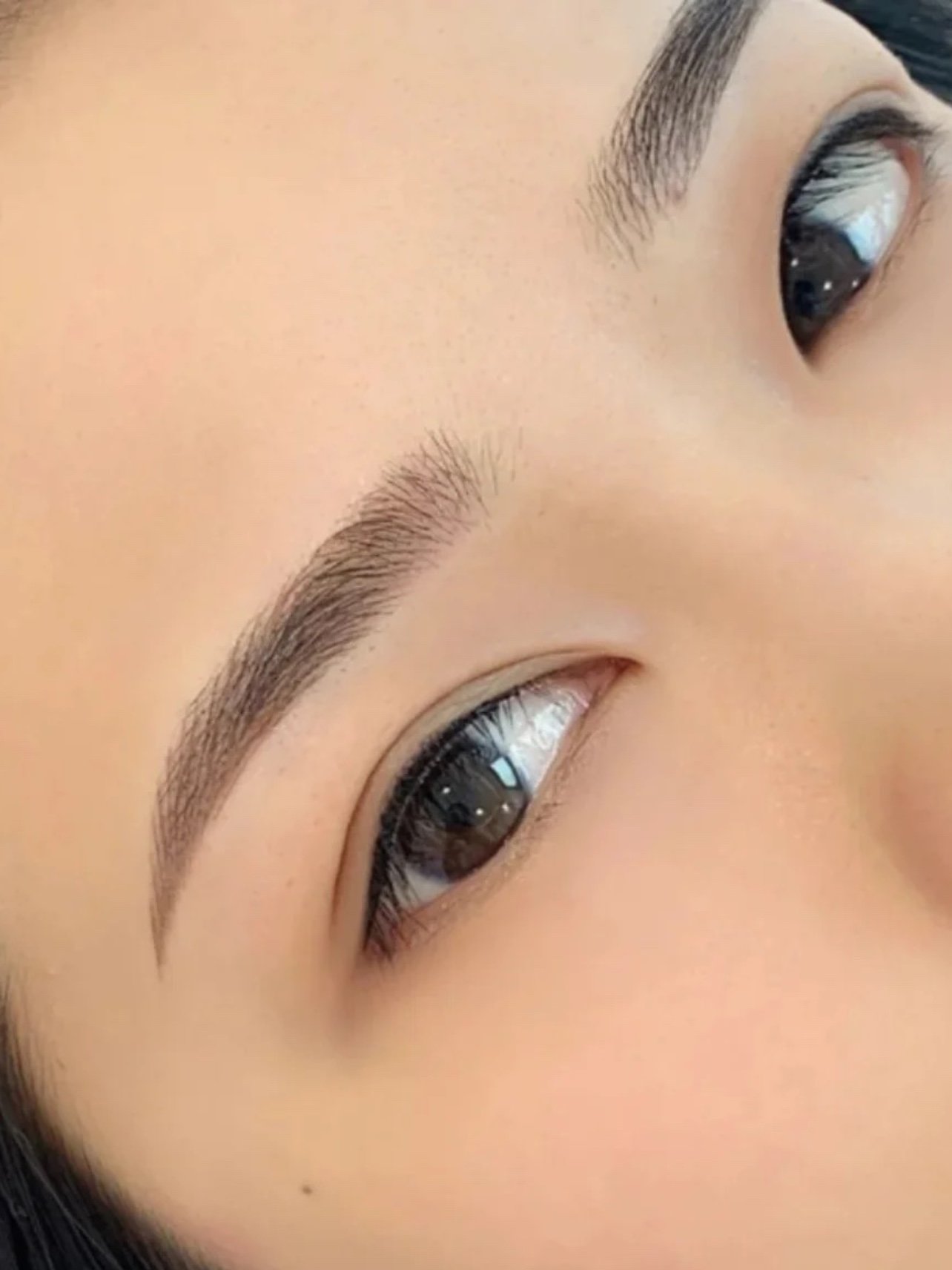 第一次纹眉,选择了莲姿娜,进门就很热情的招待,问我_圈子-新氧美容