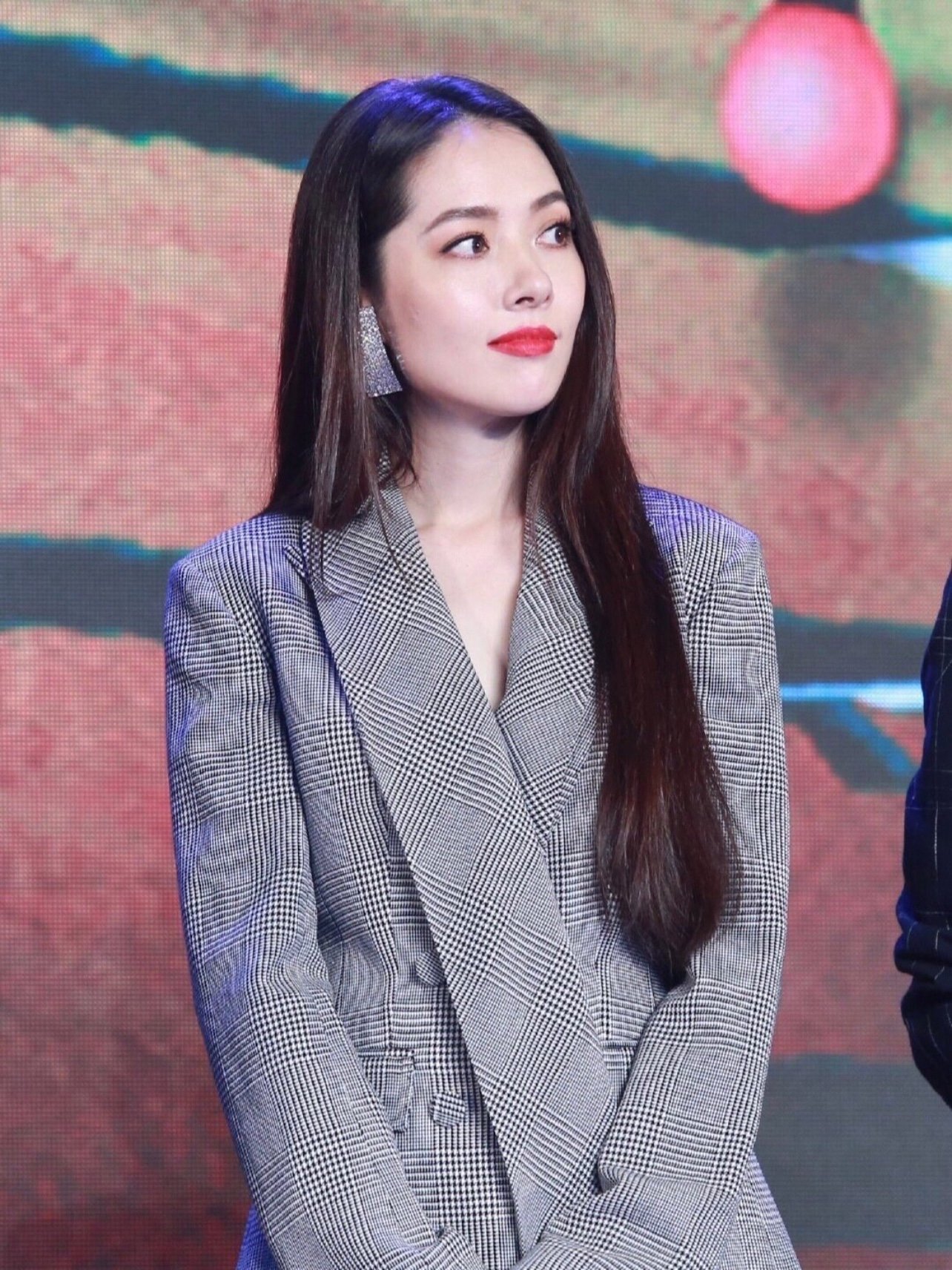 始终get不到颜的小花郭碧婷拍《小时代》,的时候_圈子-新氧美容整形