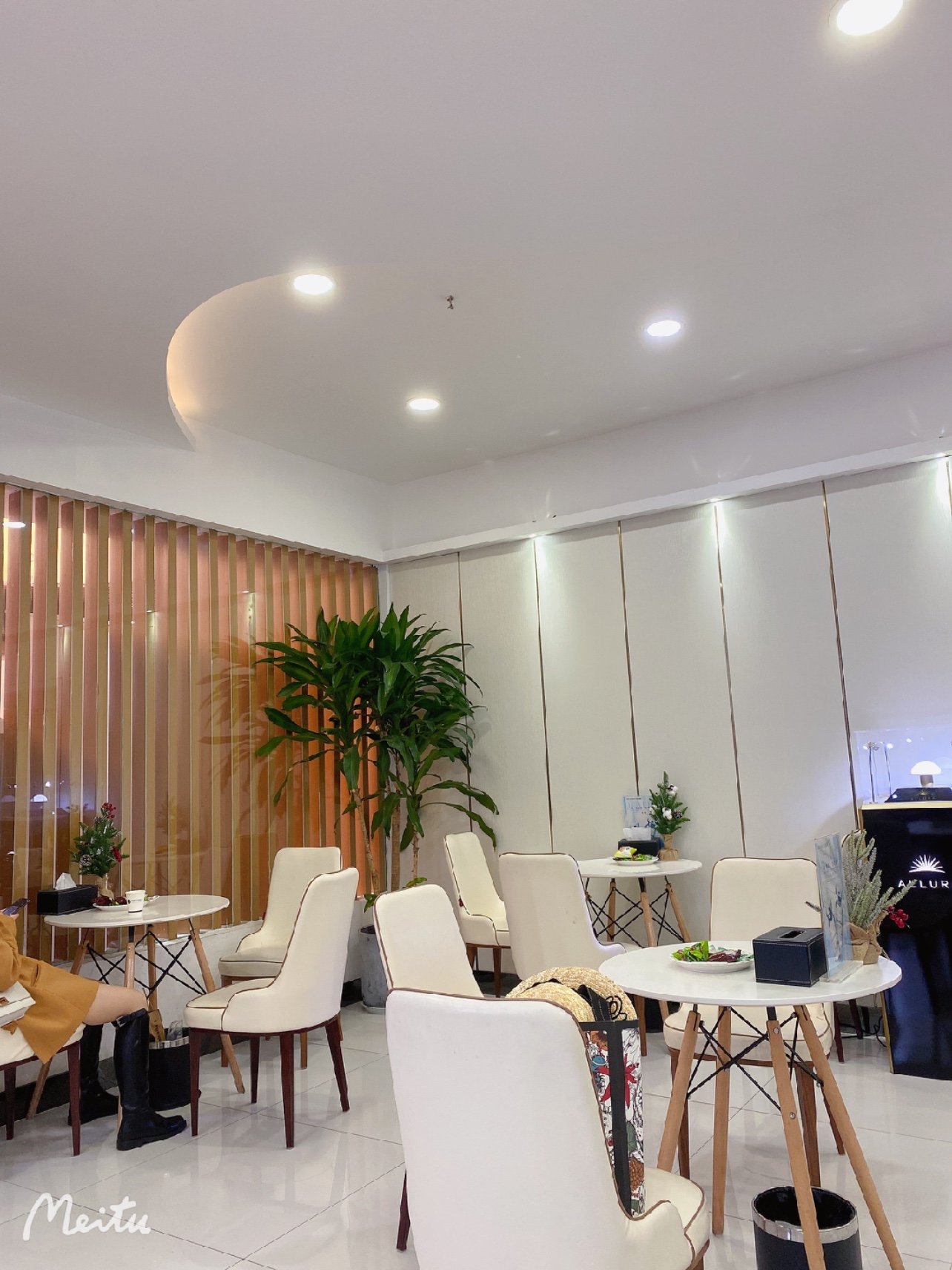 新氧试用官迪玛丝缇美腿三件套