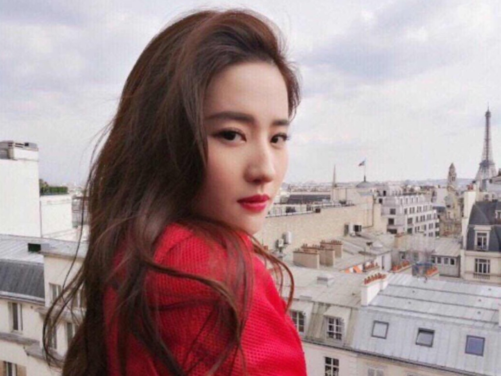 驼峰鼻盛产女明星?