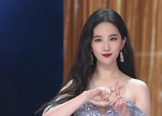 p图大赛帮明星p生图冲上热搜