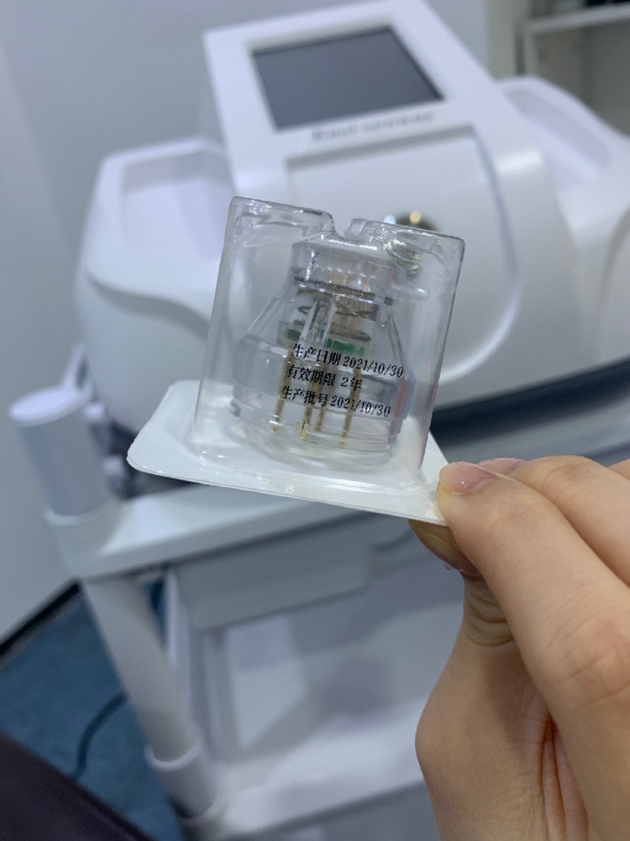 今天是特思嘉鸡尾酒头皮水光瓶77伊诺锶黄金微针体验的最后一次了