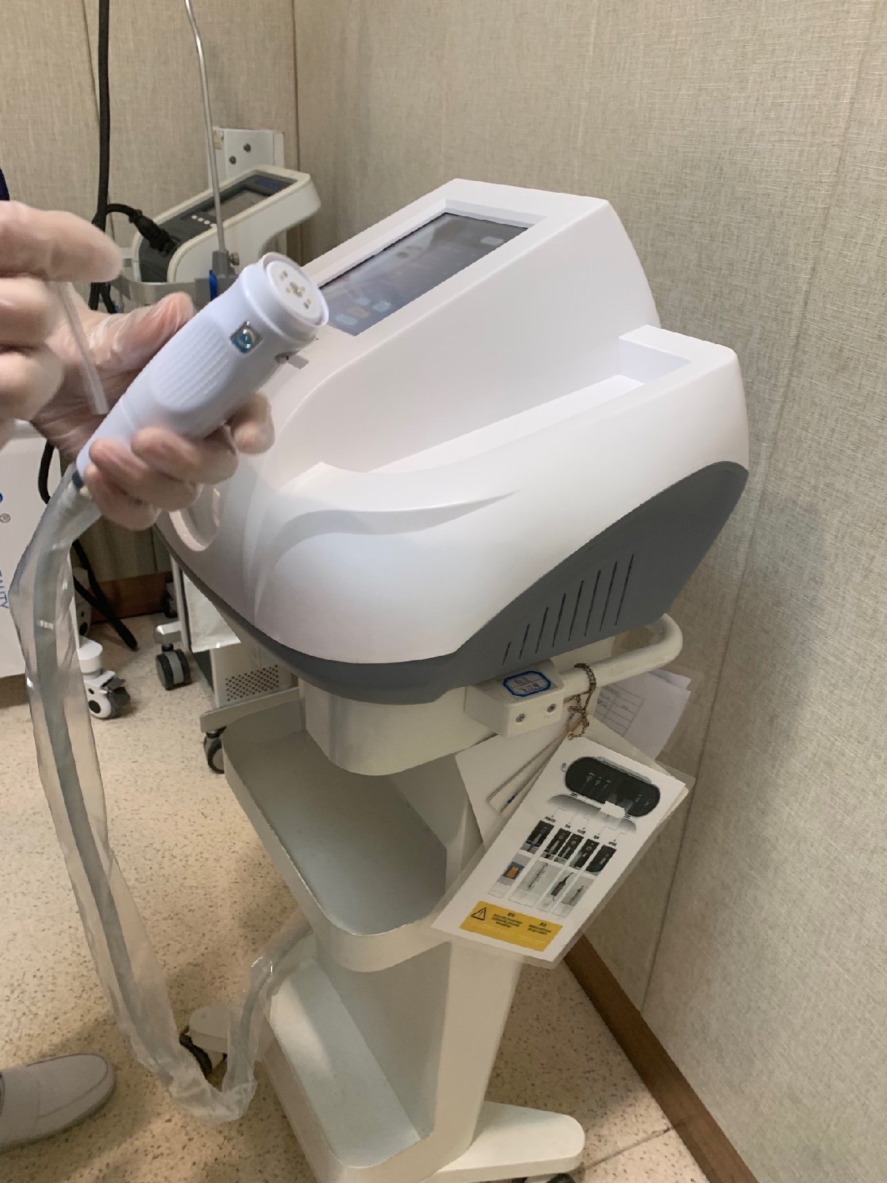 时间过得真快,又到了"伊诺锶黄金微针特思嘉头皮水光_圈子-新氧美容