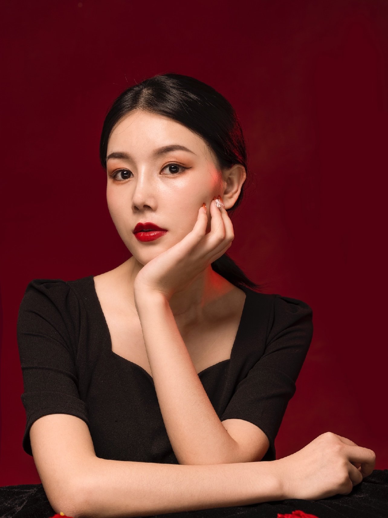 小翘鼻适合鹅蛋脸型椭圆脸型的女生脸