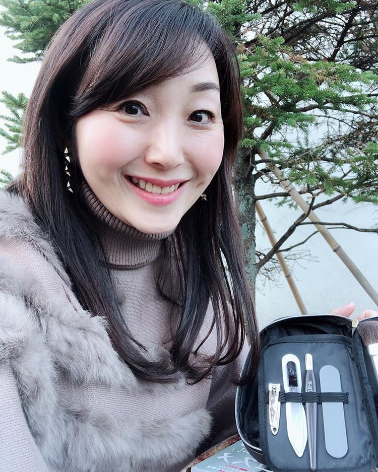 快40岁的老阿姨了,保养得还可以.但眼周细纹很容易_圈子-新氧美容整形