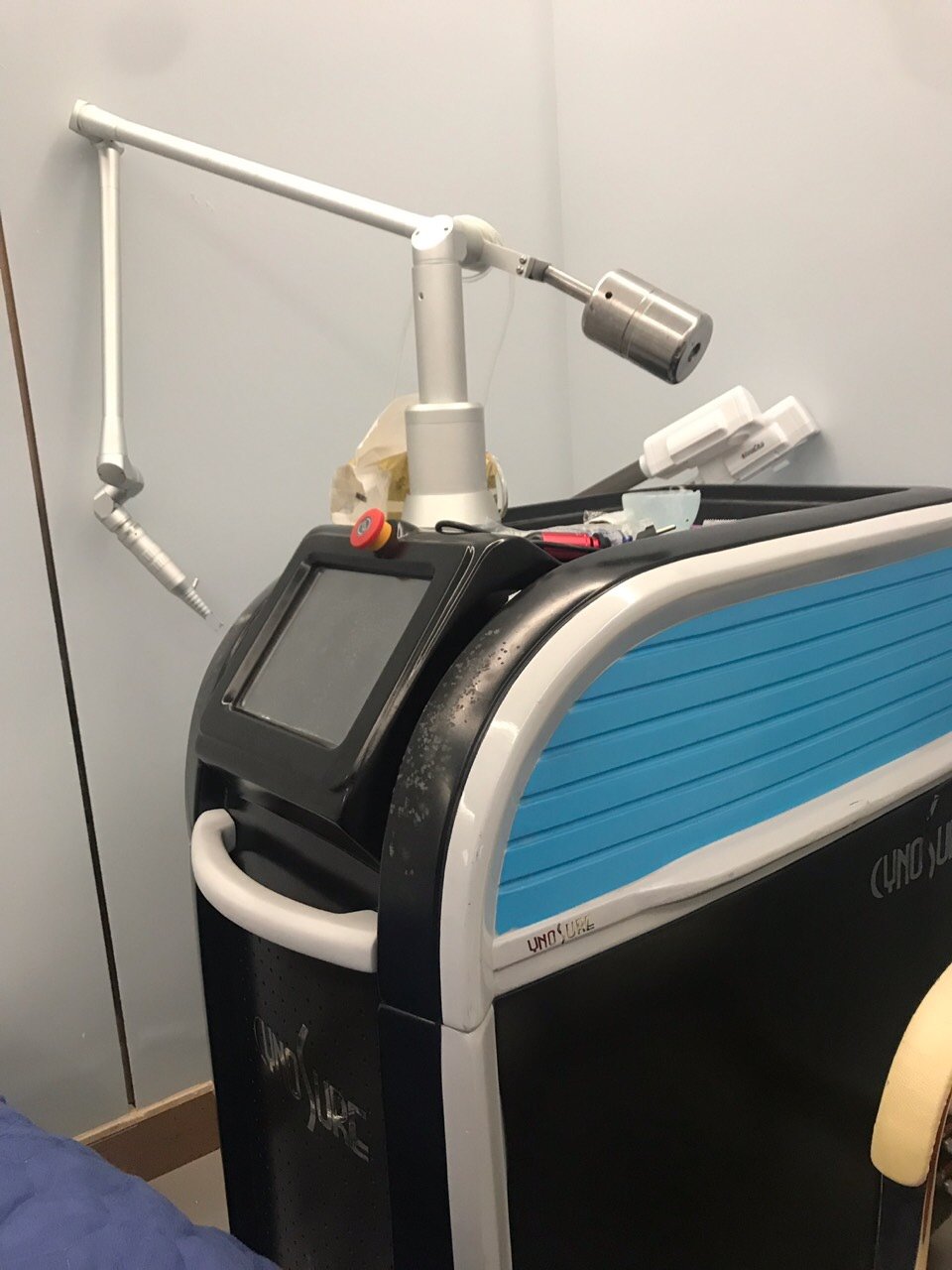 不仅没有效果还留疤了这个机器不用说了一看就是假的蜂巢皮秒755假的