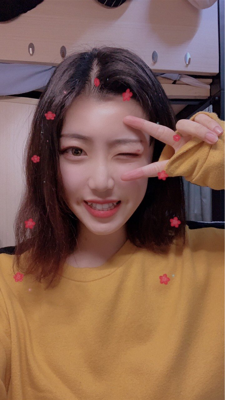 去百达丽找黄医生做了定制梨涡.