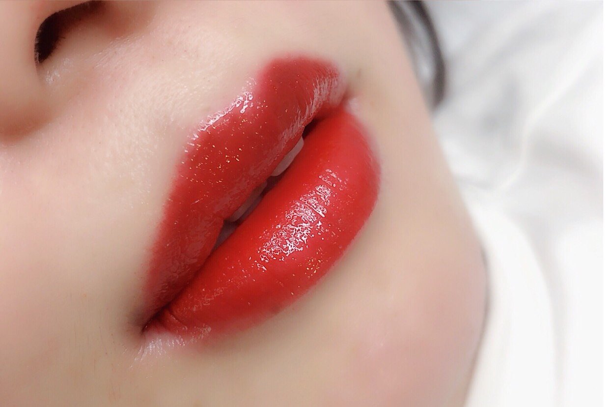 口红总是会掉颜色所以来做了纹唇了不疼技术也很赞也不会乱收费什么的