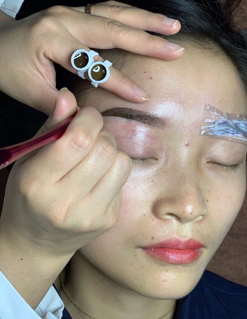 工作人员拍了几张纹眉的照片,真的非常好.